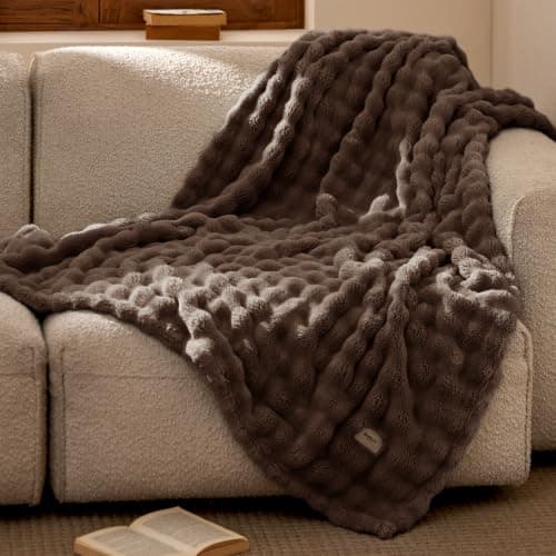 Bedsure Bubble Fleece Throw Blanket - Lightweight, Camel Brown, 130x150cm — view 2