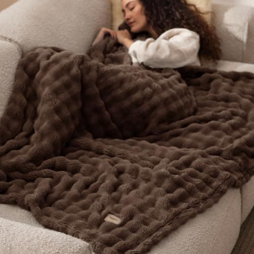 Bedsure Bubble Fleece Throw Blanket - Lightweight, Camel Brown, 130x150cm — view 5