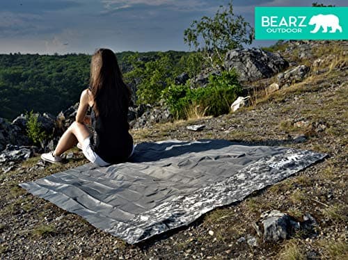 BEARZ Outdoor Pocket Blanket - Beach Blanket Waterproof Sandproof, Picnic Blankets Waterproof Foldable, Lightweight & Compact for Hiking, Camping, Travel, Festival Accessories (Camo) — view 3