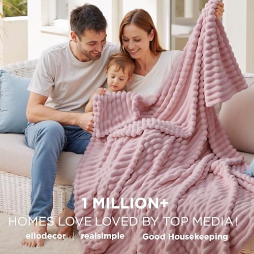 Bedsure Fleece Throw Blanket for Sofa - Fluffy Throw, Pink, 130x170 cm — view 2