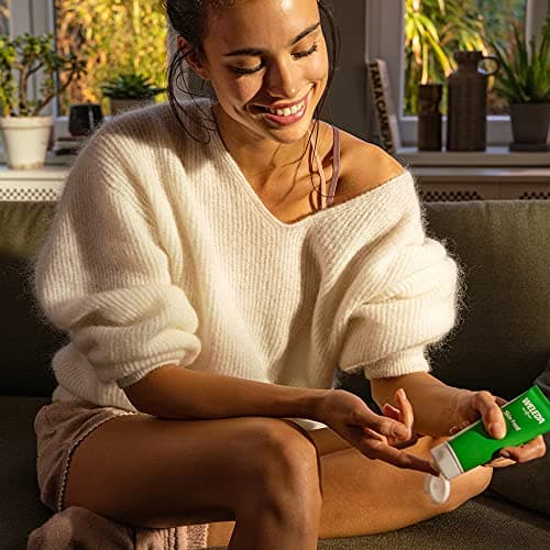 Weleda Skin Food, Dry Skin Moisturiser, Moisturising Cream & Primer, Face & Body, For Men & Women, Multiple Uses, 100% Certified Natural, Organic, 30ml (Pack of 2) — view 5