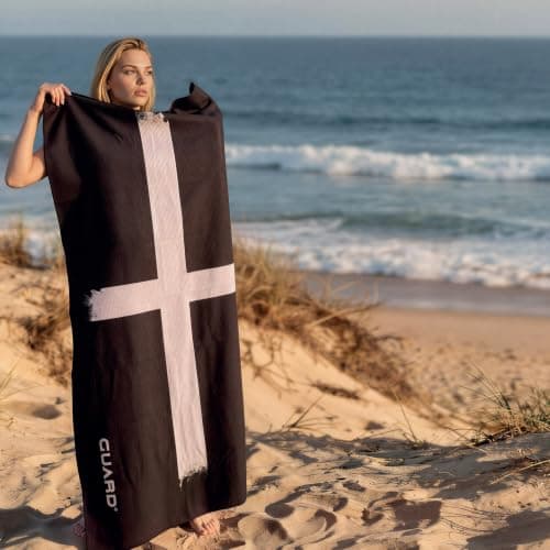GUARD® KERNOW G.TOWEL Extra thick 380gsm. Extra Large sand free microfibre beach towel. 100% recycled polyester, quick dry, super absorbent. For surfing, swimming, beach, gym, camping, packs into bag. — view 4
