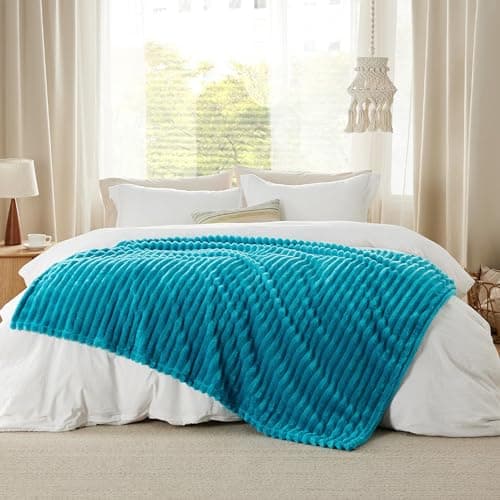 Bedsure Fleece Throw Blanket for Sofa - Fluffy Throw, Teal, 130x170 cm — view 6