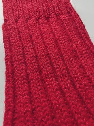 Alpaca Merino Wool Socks – Warm Thermal Winter Socks, Soft, Breathable, Moisture Wicking, Durable, Skin Friendly (UK, Numeric, 6, 8, Regular, Regular, Red) — view 3