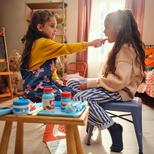 Melissa & Doug Doctor's Kit – Medical Role Play Set for Boys & Girls | With Emergency Bag & Tools | Age 3+ — view 2