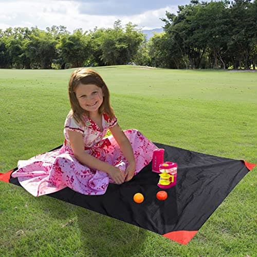 BeiLan Mini Pocket Picnic Blanket Durable Lightweight Waterproof Sand Proof Beach Camping Travel Mat Foldable Thin Ground Sheet for Outdoors Activities (70 * 110cm, Black & Red) — view 3