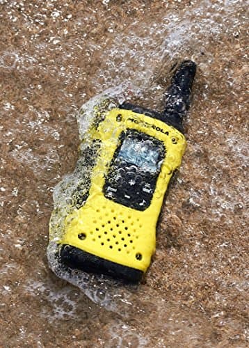 Motorola Tlkr T92 H2O PMR446 2-Way Walkie Talkie Waterproof Radio Twin Pack with Travel Case — view 3