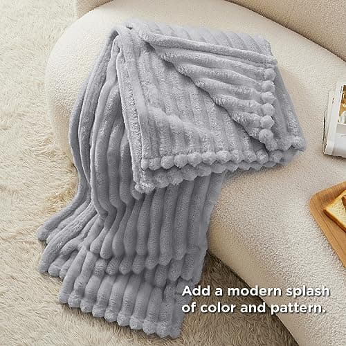Bedsure Fleece Throw Blanket for Sofa - Fluffy, Light Grey, 130x170 cm — view 5