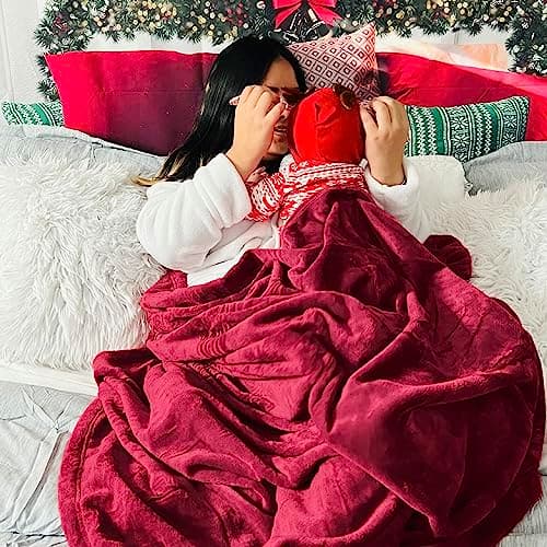Bedsure Fleece Throw Blanket for Bed - Flannel Fleece, Dark Red, 130x150 cm — view 6