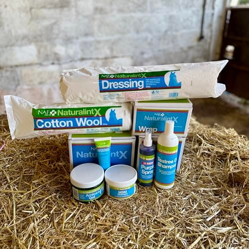 NAF NaturalintX Cotton Wool – Veterinary-Grade Absorbent Roll for Horses – Multi-Purpose First Aid Support – Ideal for Poulticing, Padding & Wound Care — view 4