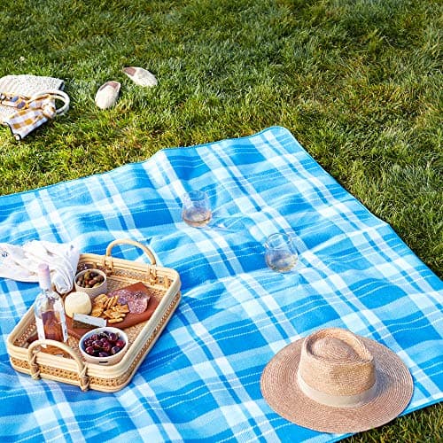 Amazon Basics Picnic travel Blanket With Waterproof Backing, 200 x 200 cm, Blue — view 2