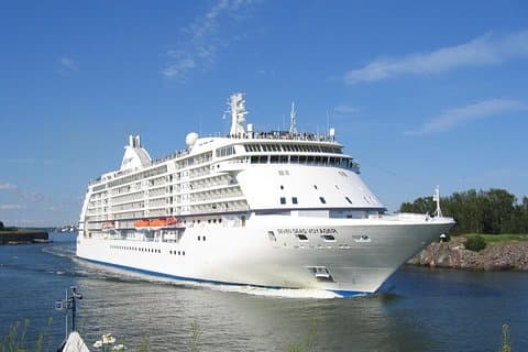 Arrival, Departure or Round Trip Private Transfer: Central London to Southampton Cruise Port
