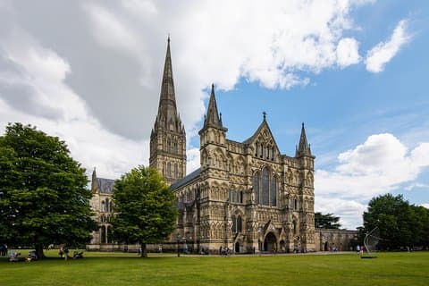 Salisbury and Magna Carta Private Tour from Southampton