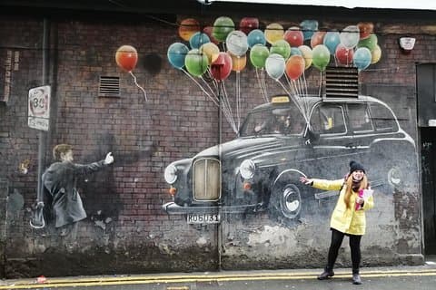 Glasgow Street Art & Murals Walking Tour with a Local Guide