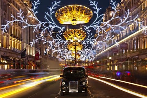 London by Night Bus Tour with Christmas Lights and Live Guide