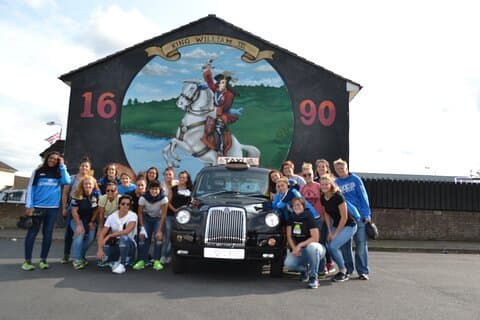 Belfast Black Cab Taxi Private Tour 2hr with Original Guides