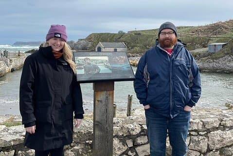 Private Belfast Mural & Giant's Causeway Tour from Belfast (2 in 1)