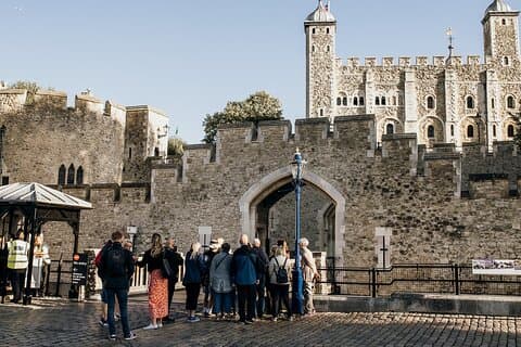 Early Access Tower of London, Crown Jewels & Thames River Cruise