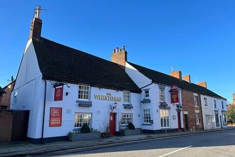 Oakham Private Historical Pub Walking Tour With Free Drinks!