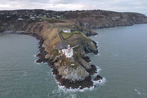 VIP Tour to Malahide Castle & Howth with Coastal Highlights