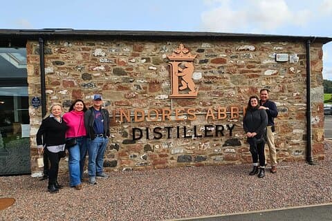 Edinburgh: Lindores Distillery & Falkland Palace Private Day Tour