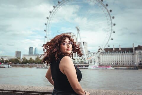 Iconic London Portraits Tour with Expert Local Photographer