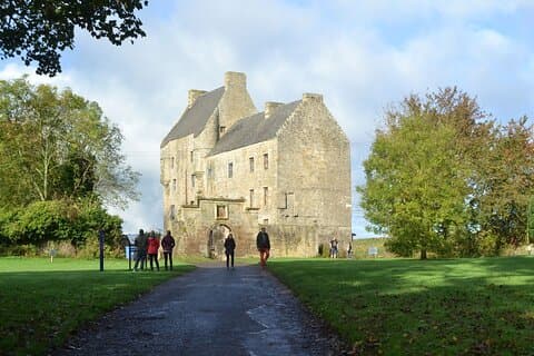 From Glasgow: Stirling Castle, Outlander and Loch Lomond