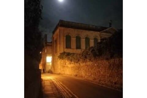 Oxford Spooky Ghost Tour with a Local