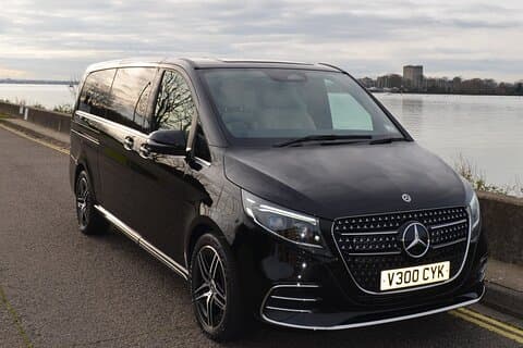Southampton Private Transfer To or From Gatwick Airport