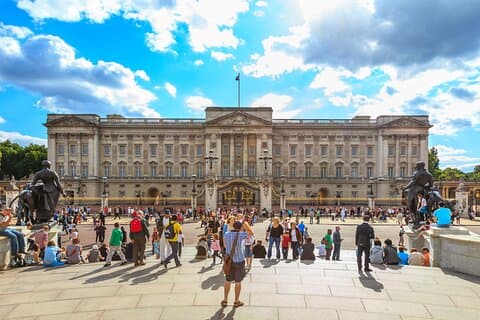 Buckingham Palace, Change the Guard & Crown Jewels Tour