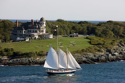 Scenic Day Sails in Newport Harbor and Narragansett Bay Aquidneck