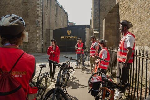 Dublin City Bike Tour with a Local: E-Bike or Push Bike