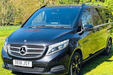 Northern Ireland Tour with Transfer by VIP Mercedes V-Class