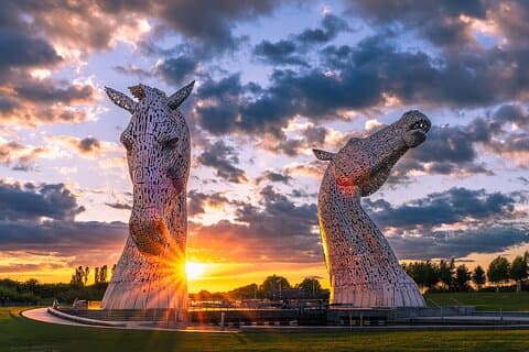 Private Stirling Castle, Kelpies, Falkirk Wheel & Highland 'Coos'