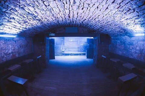 Edinburgh Electric Mile Pub Crawl with Free Shots