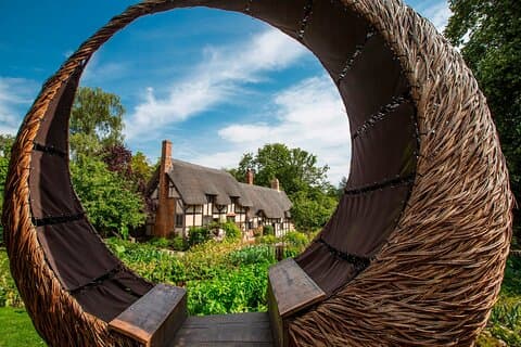 Warwick Castle, Shakespeare's Stratford, Cotswolds & Oxford Tour