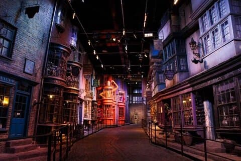 Southampton to Warner Bros Studio Tour London Harry Potter