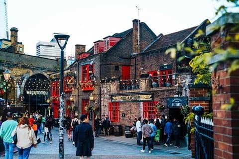 Private London Pub Tour with a Local