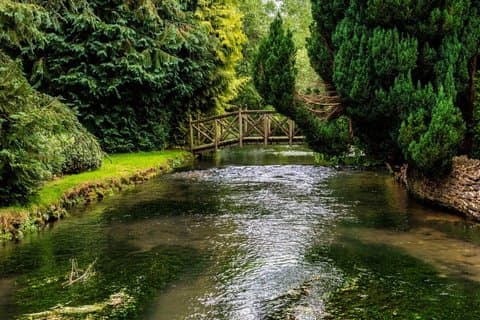 Cotswolds Private Tour to Windrush Valley and Minster Lovell
