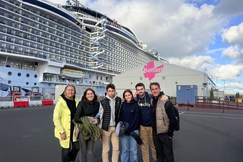 Giants Causeway and FREE Belfast Mural Tour for Cruisers