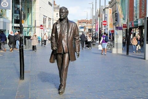 Liverpool Beatles History Walking Tour with Dutch Speaking Guide