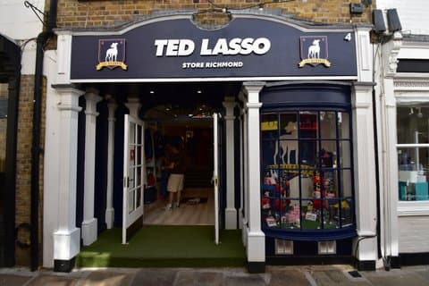 Ted Lasso Private Tour from London in Black Cab