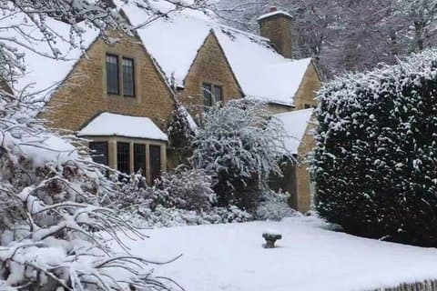 Day Cotswold Tour from London or Ports with optional Airport Drop