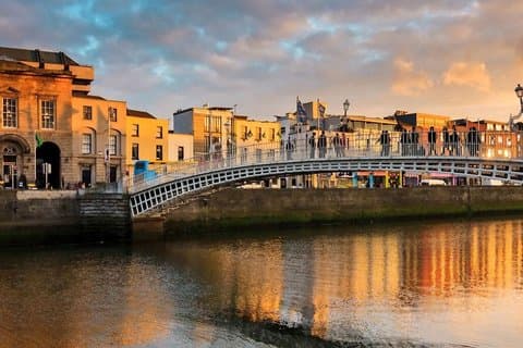 Dublin City Walk with Audio Guide in 7 Languages on your Phone