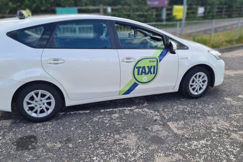 Private 6 Seaters Dublin Airport Transfer to City Centre