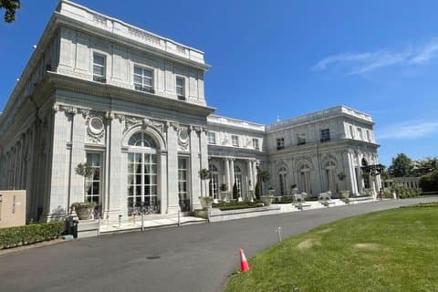 Private Pedicab Gilded Age Tour in Newport RI