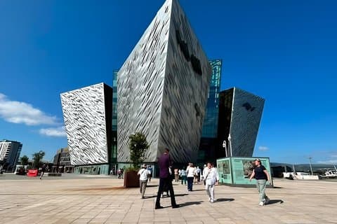 Guided walking tours of Belfast in French and German