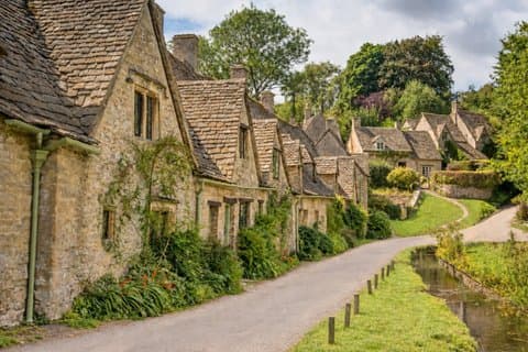 From London: Shakespeare's Stratford & Cotswolds Small-Group Tour