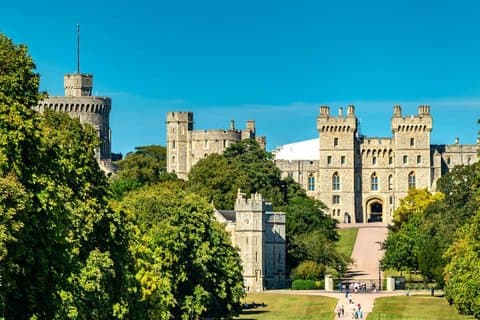 Hello Windsor: Private 2-Hour Intro City Walk with Local Guide