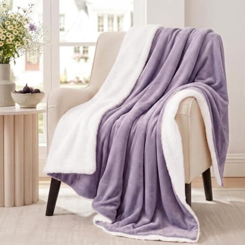 Aisbo Sherpa Fleece Throw Blanket Lavender - Fluffy Thick Warm Blanket for Sofa Couch Throw Single Size, Solid Microfiber Bed Blanket Soft Throws for Travel, 130x150cm